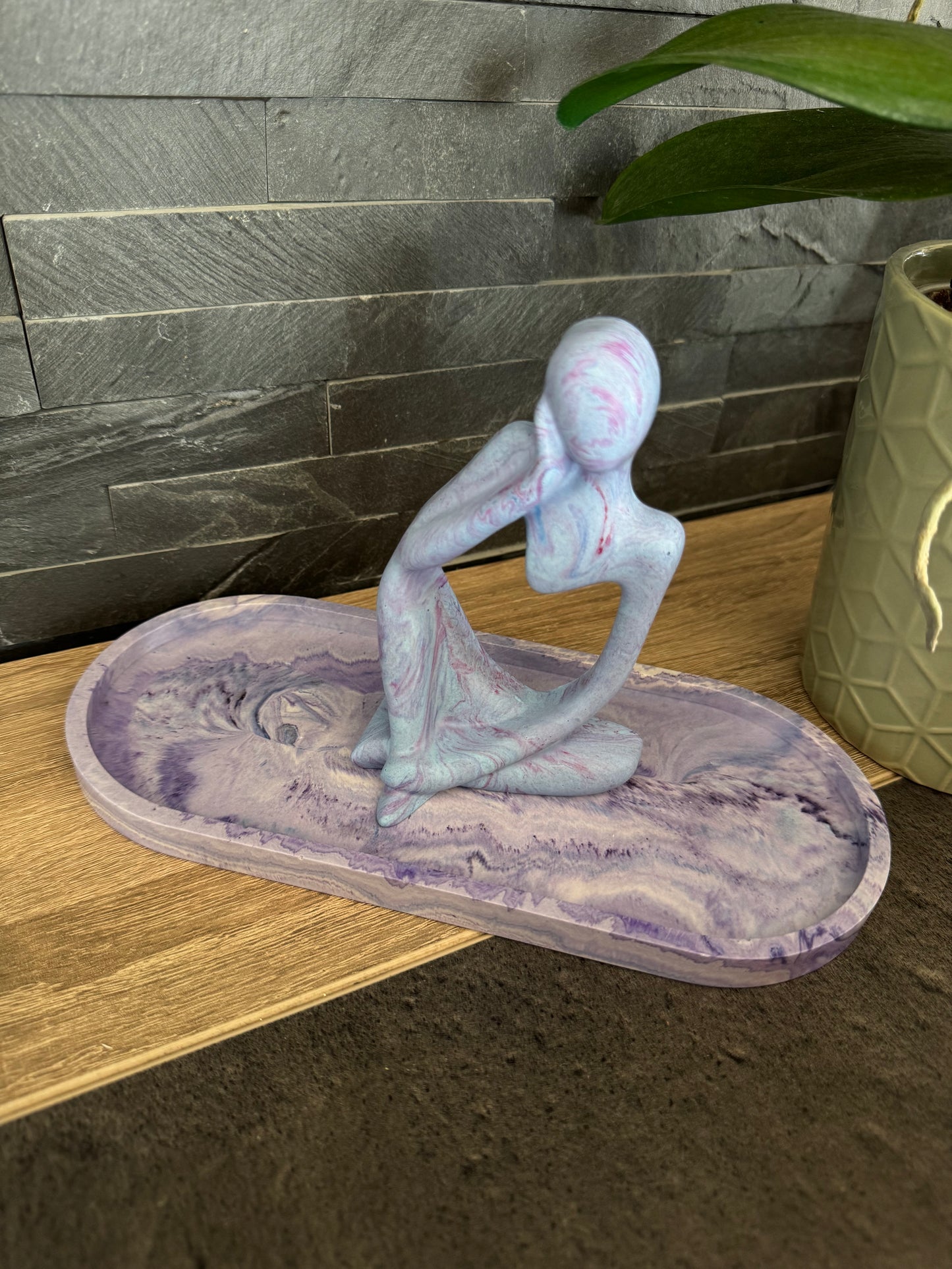 Statuette