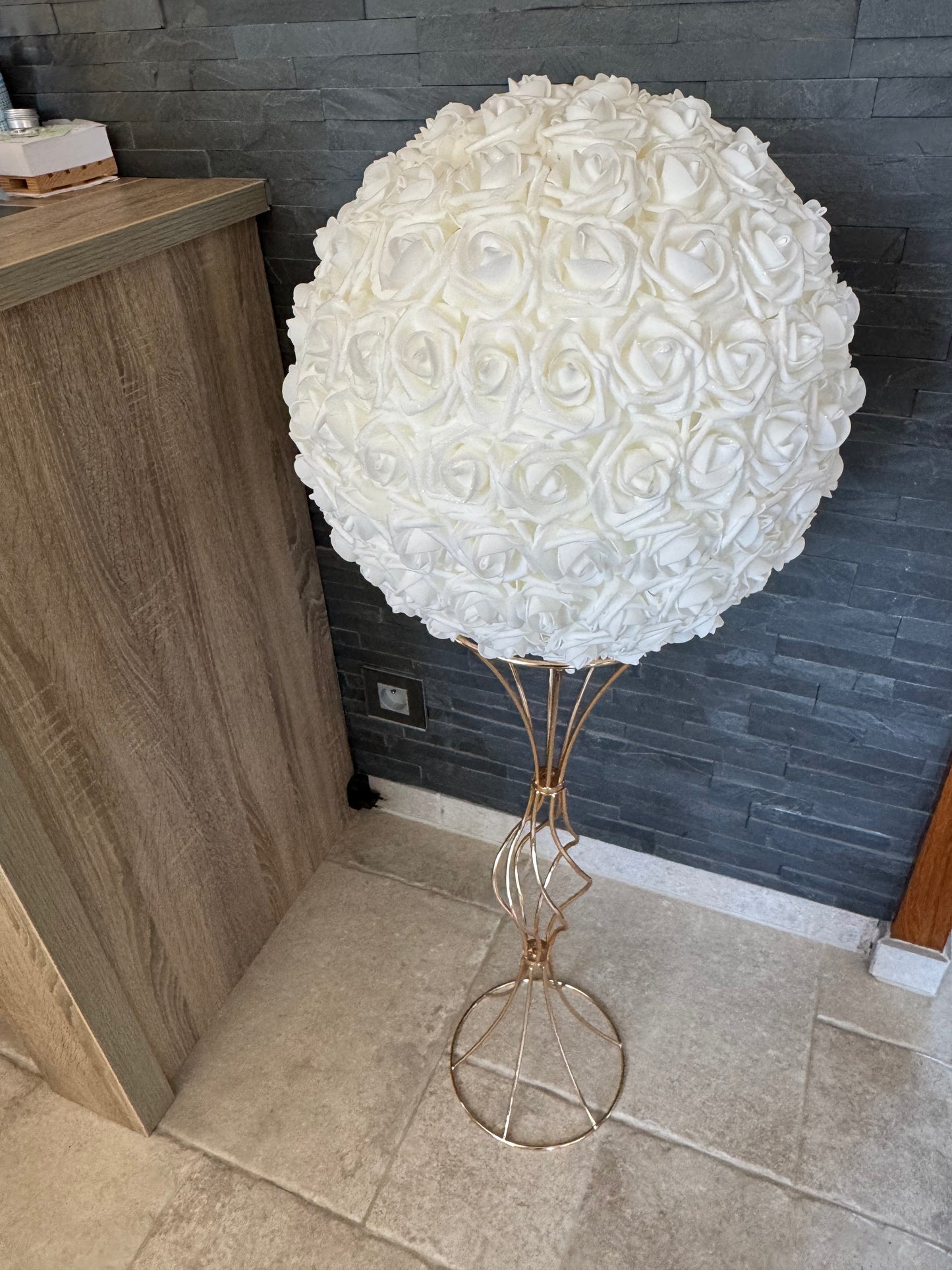 Boule florale avec pied